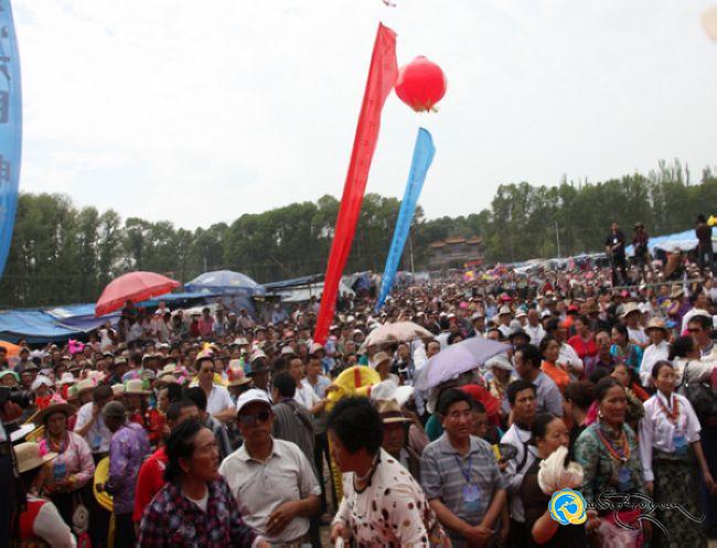 མཚོ་ལྷོ་ཁུལ་གཟུགས་འདས་ཤུལ་བཞག་རིག་གནས་འགྲེམ་འཁྲབ་དང་ཁྲི་ཀ་དྲུག་པའི་ལྷ་རྩེའི་བྱ་འགུལ་སྤེལ་བ།