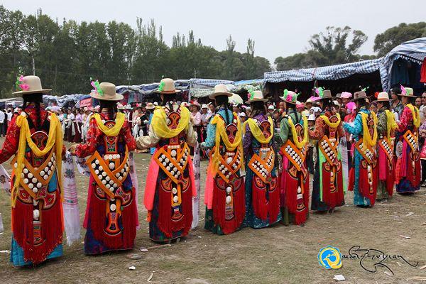 མཚོ་ལྷོ་ཁུལ་གཟུགས་འདས་ཤུལ་བཞག་རིག་གནས་འགྲེམ་འཁྲབ་དང་ཁྲི་ཀ་དྲུག་པའི་ལྷ་རྩེའི་བྱ་འགུལ་སྤེལ་བ།