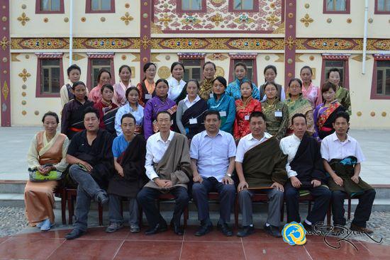 སྐབས་དང་པོའི་བོད་ཀྱི་གཞོན་སྐྱེས་བུད་མེད་རྩོམ་པ་པོའི་གསོ་སྦྱོང་འཛིན་གྲྭ།