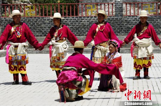 རྔ་བའི་རྒྱལ་ཁབ་རིམ་པའི་གཟུགས་འདས་ཤུལ་བཞག་རིག་གནས་ཏེ་མ་ཎིའི་སྐོར་བྲོ།