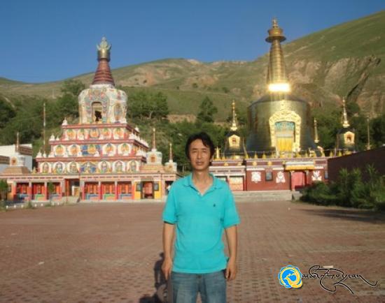 གཡང་འབུམ་རྒྱལ་གྱི《ཏུན་ཧོང་གཏེར་ཡིག་ཁྲོད་ཀྱི་འདུལ་བ་བསྡུས་པའི་ཞིབ་འཇུག》པར་བསྐྲུན་འགྲེམ་སྤེལ་བྱས་པ།